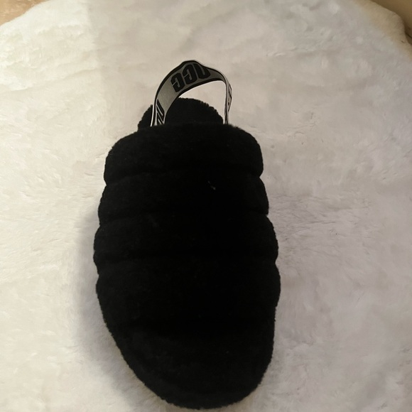 Ugg slides size 8 - Picture 3 of 4